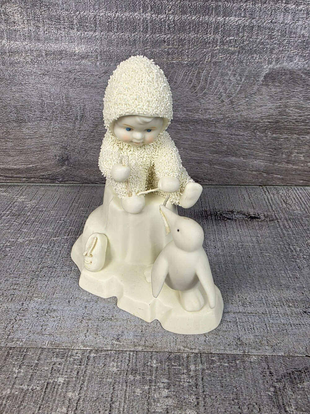 Dept 56 Snowbabies "I Can Tie Them Myself" 2006 Christmas Figurine b36
